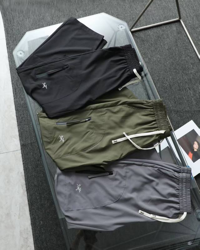 arc'teryx-始祖鸟户外鸟家新款3D立体剪栽男土运动休闲防泼水透气徒步登山冲锋裤 立体工装裤重工打造 版型超正 本期重点推荐 高端户外防水休闲商务系列 防