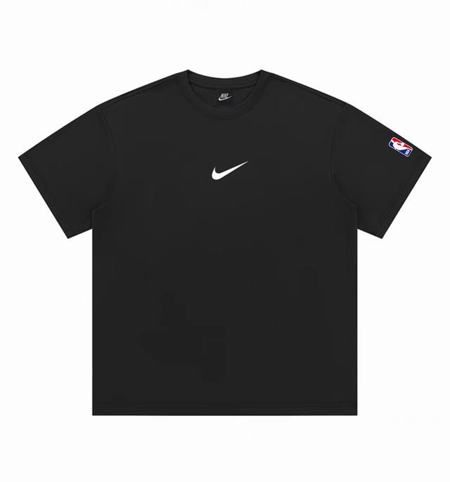nike X Fear Of God X Nba 三方联名耐克Fogess圆领短袖半袖T恤 面料采用260克纯棉双纱食毛面料 双线二本针压线 久洗不变形 原版定