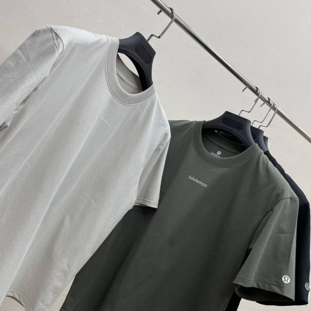 lululemon 露露25夏季新品 男士休闲运动圆领短袖T恤 掌柜力荐 太赞啦 男女都能穿 日常通勤必备短袖 杜邦G司7A级客供冰瓷棉 品相一级棒 面料手感细