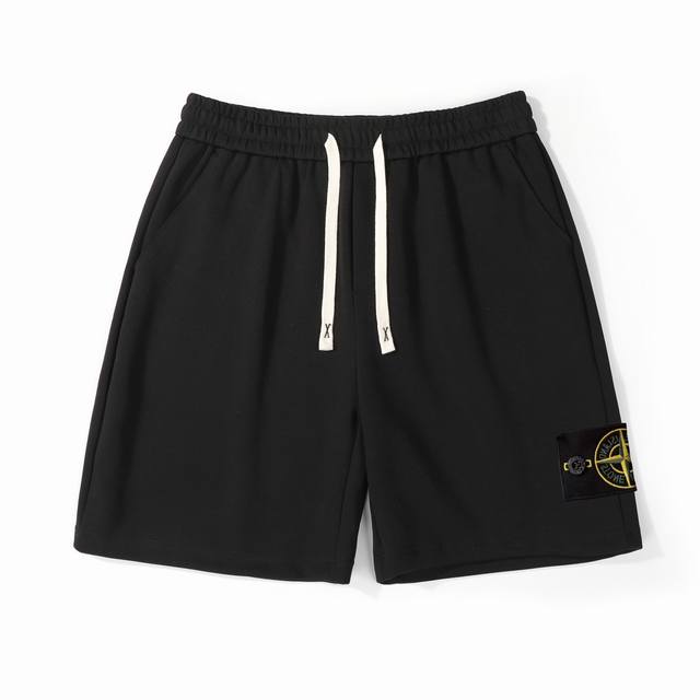 供 Stone Island石头岛经典徽章休闲短裤 定制主标 辅料 水洗齐全 原版一致徽章 纽扣全部开模制作 优选高品质纯棉面料 穿着有型 柔软亲肤 清凉透气