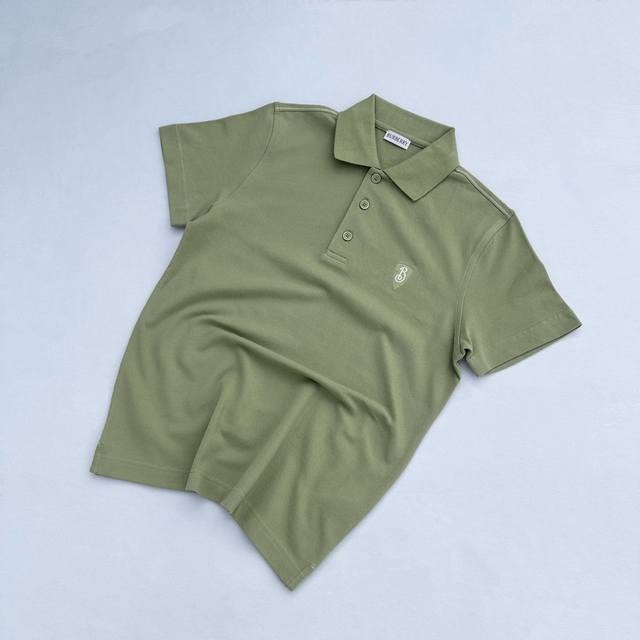 burberry 巴宝莉Ss25蛇年盾标简约刺绣polo衫短袖 柜子同步在售 高端定制 原版购入开发 面料定织定染 不管是颜色还是面料成分 均与原版一致 Zp面