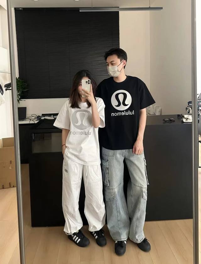 lululemon反光大Logo. 情侣搭配更出彩 #