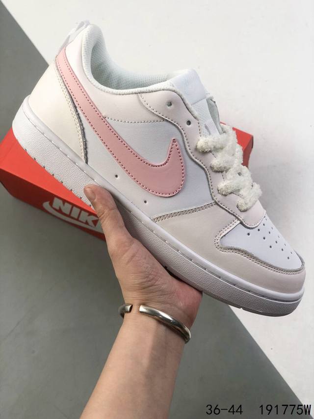 真标带半码 耐克Nike Court Borough 低帮百搭透气休闲运动板鞋 经典耐用的设计 兼顾舒适脚感和出众风范 演绎匠心之作 结构性的支撑贴合感结合复古