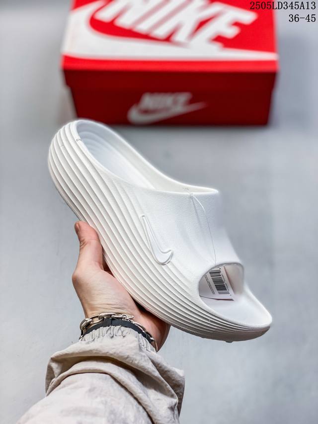 nike 耐克 男女鞋真标半码制 升级原数据工程力学开发 搭配一次发泡轻量回弹Reactx泡绵缓震鞋底,独立组合防滑纹路外底舒适与透气性并重 耐克Nike Re