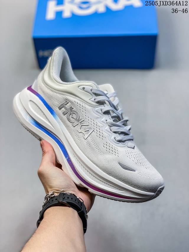 公司级 Hoka畅行无阻 Hoka One One Bondi 9 舒适百搭耐磨轻便 低帮跑步鞋 男女款 Bondi 9 最显著的变化在于其鞋底单元 原本扎实可
