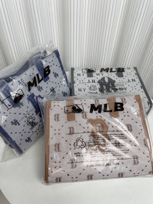 原单品质可扫码 韩国潮牌Mlb 新款钻石复古老花Tote托特包 专柜同步在售 包身采用高级帆布材质 耐磨耐脏 客供皮标Logo 凹凸有致 细节拉满 与专柜一摸一