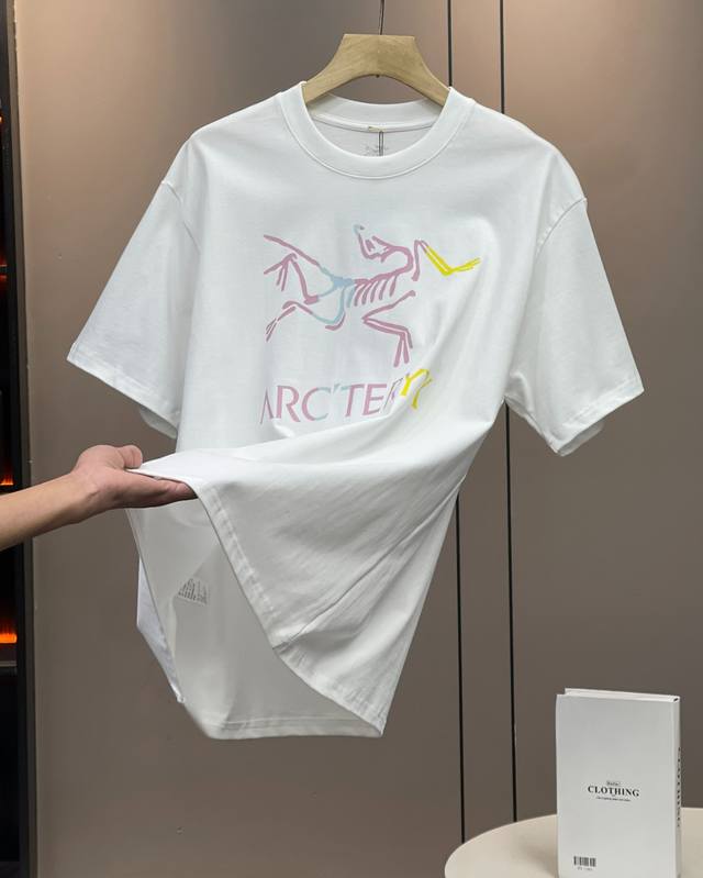 顶级版本 认准330G高克重 Arc'teryx 始祖鸟彩色拼接系列夏季新款宽松情侣款短袖T恤 款号 C7024 颜色: 白色 黑色 细节版本一比一复刻 重磅专