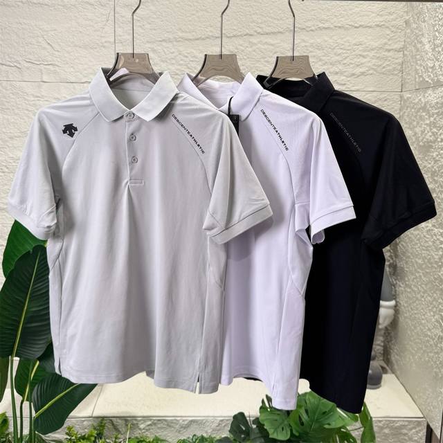 毒家臻品 Descente 迪桑特 Dualis 系列都市通勤男士无痕压胶速干短袖polo衫 采用速干面料 清爽透气 让你在炎炎夏日中保持舒适 高级感的设计 让