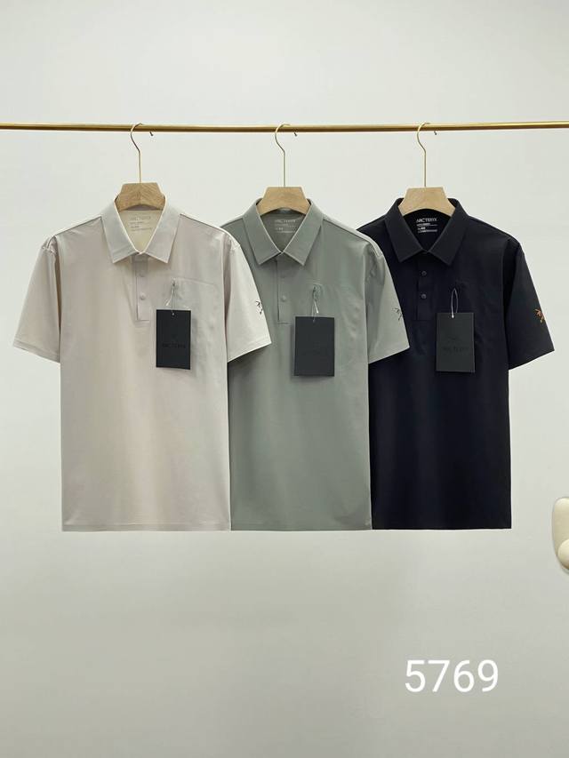 始祖鸟夏季新品男士休闲速干短袖polo衫 款号 A'r5769 速干材质 男士日常通勤搭配 绝对的黑科技产品 休闲商务运动优选 无缝压胶速干polo衫 切割工艺