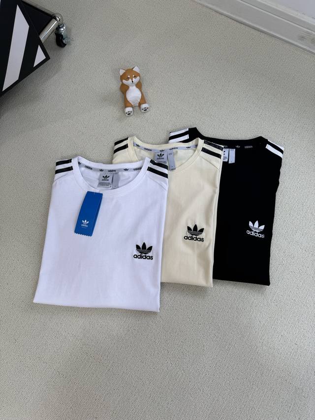 adidas阿迪达斯三叶草短袖 高端运动休闲健身短袖T恤 -时尚轮回 经典永恒 阿迪达斯三叶草 T 恤 以复古之姿 再现潮流魅力 -纯净白 温柔米 酷感黑 简约