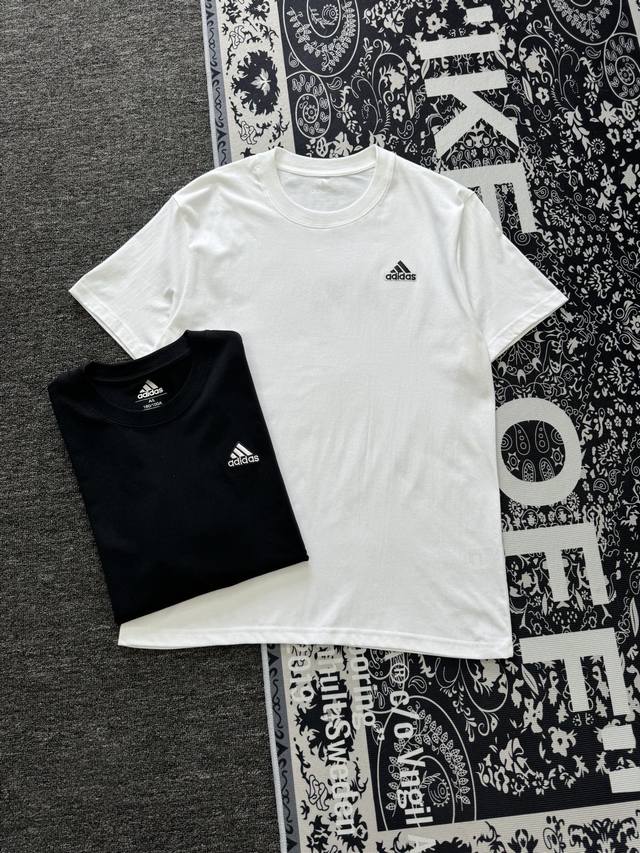 Adidas 阿迪达斯 25Ss 经典基础胸前贴布刺绣Logo情侣短袖T恤 小红书热门爆款 明星网红同款穿搭 男女日常通勤穿搭必备单品 高品质260克高克重双纱