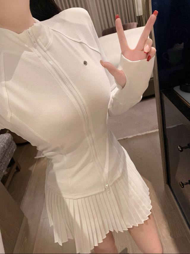 lululemon露露乐蒙手缝定制金属Logo立领拉链防晒上衣 款号 25672704472 颜色 黑色 白色 尺码 Sm s码80-100斤 m码100-12