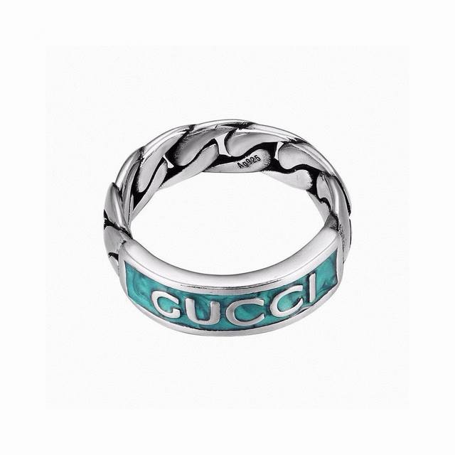 Gucci古驰蓝色标识珐琅锁链戒指 泰银版本 别具一格的质感和色泽 使首饰粗犷而古朴 经过特殊处理,可以保持长久不变色,表面硬度也大大增强 ,因为其工艺来源于泰