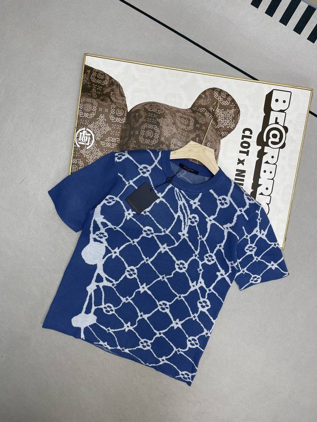 顶级复刻版本 louis Vuitton 路易威登航海主题网鱼提花针织短袖圆领T恤 精选顶级棉感针织 以Lv经典老花暗纹提花织就 贴肤如云朵般柔软 夏日穿着依旧