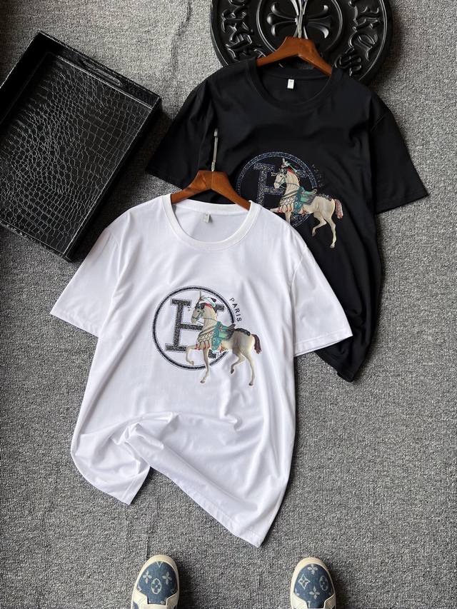 顶级80支玉蚕丝 人气爆款 Hermes 爱马仕专柜新品重工玉蚕丝短袖T恤 恒隆在售万元级 款号 5506 爱马仕家今年最新高端80支玉蚕丝面料 高端奢华面料
