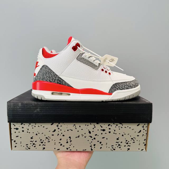 白红 Nike Air Jordan 3 Retro Hide Andsneak Aj3 乔丹3代 Aj3 乔3 乔丹篮球鞋系列 辅以标志性的爆裂纹元素 经典的