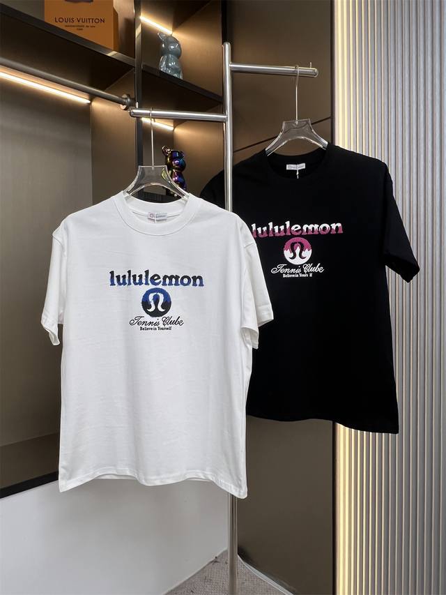 lululemon露露2025Ss毛绒拼接硅胶字母情侣休闲短袖T恤 最高版本 定制面料290克100%双纱棉 Lulu夏季流行字母毛绒拼接硅胶工艺印花 辅料 开