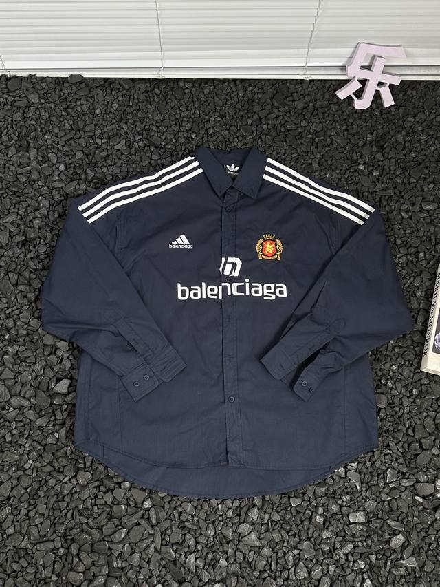 纯原臻品 顶级原版复刻 - 巴黎世家 2025春夏最新男女同款Blcg Ad 联名曼联刺绣衬衫休闲舒适吸汗透气长袖衬衫 男女同款 - 还在为每天穿什么发愁 巴黎