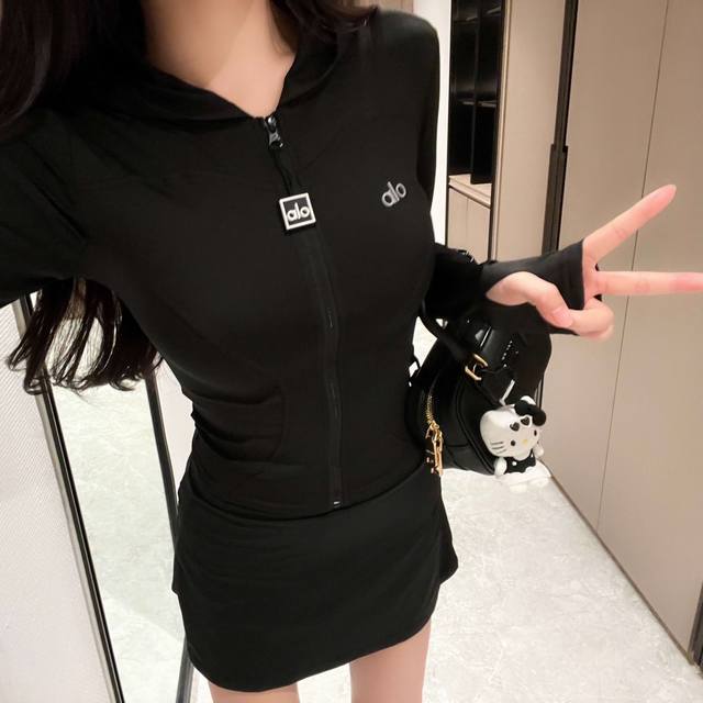 上新 半裙 alo 瑜伽防晒外套百褶半裙 配防走光底裤 模特实拍图片已保护 推荐一套入哦 颜色 黑色 白色 码数 Sml见尾图