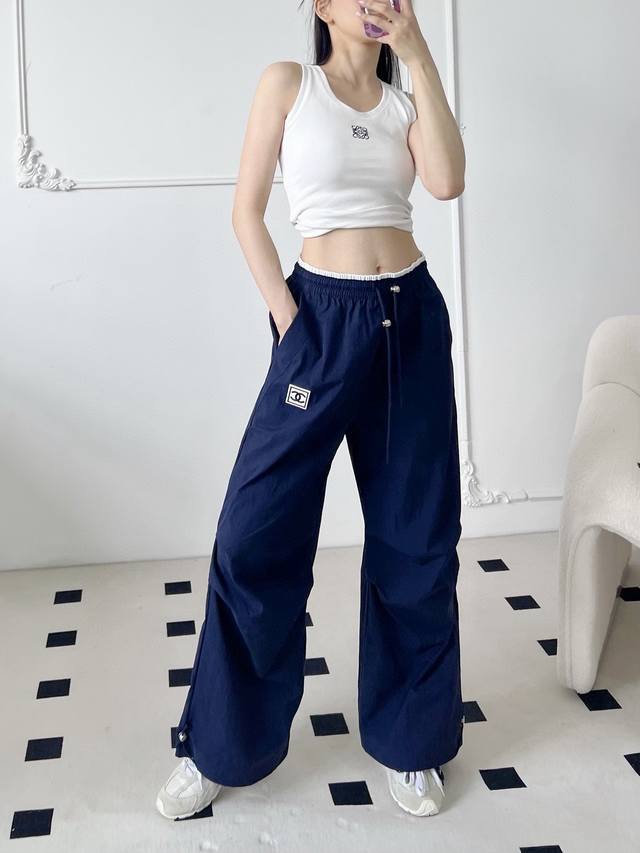 上新 chane* 小香 帅气阔腿系列长裤 时髦好穿度爆棚的行走的工装裤 风格百搭 轻薄舒适的面料 随性洒脱 颜色 白色 天蓝 黄色 宝蓝 尺码 S M L s