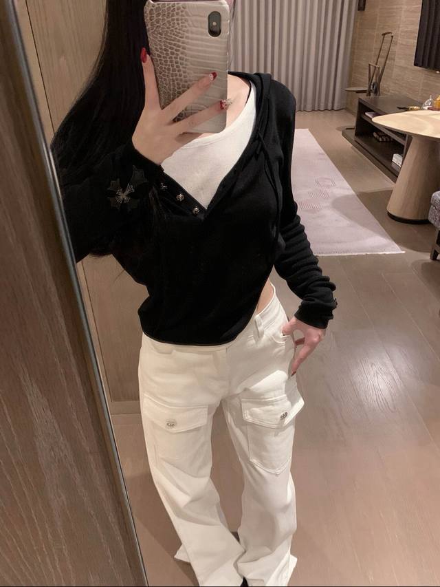 chrome Hearts 克罗心Ch定制纽扣十字架皮标假两件连帽长袖针织上衣 款号 25672702419 颜色 黑色 尺码 均码 80-125斤