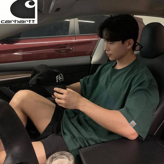 卡哈特夏季新款 男女同款圆领三色齐发短袖袖子T恤衫上衣 可情侣男女同款Carhartt卡哈特是近两年来较火热的 品牌之一了 最开始以制作舒适耐穿的工作装而出名