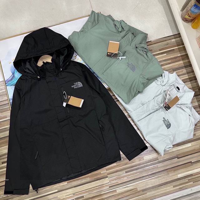 上新 3色高逼格 北面万针刺绣Logo冲锋衣最新款连帽外套情侣款男女同款Tnf男士可以脱卸帽冲锋衣男士外套女士连帽风衣外套简约风青年 thenorthface北
