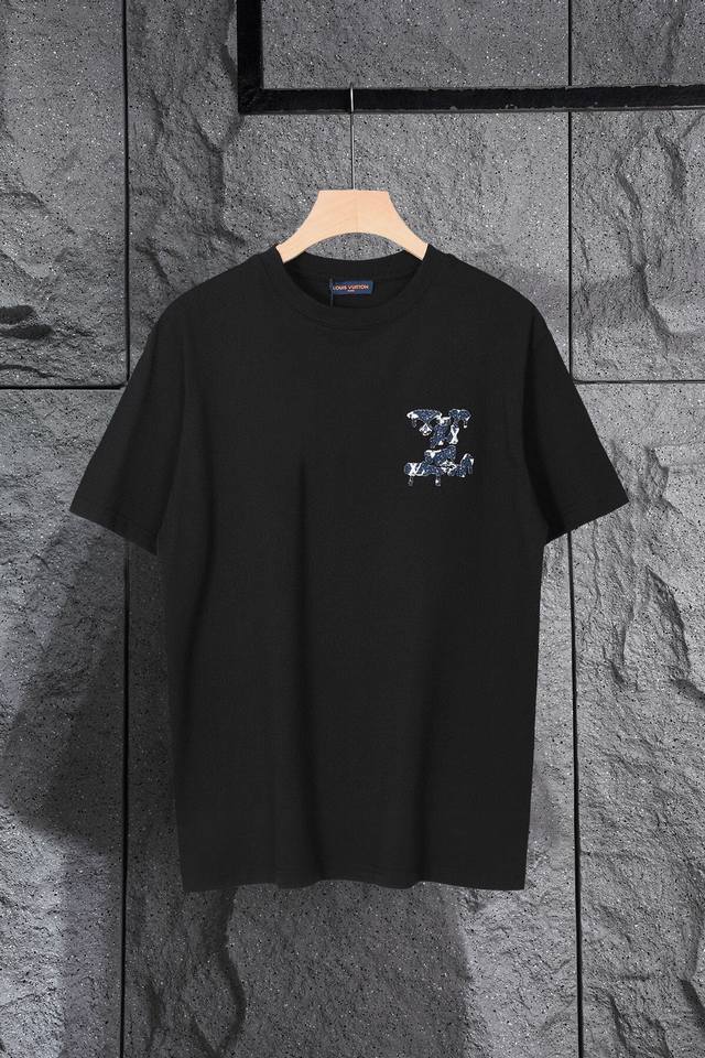 上新 顶级版本 Louis Vuitton 路易威登 2025Ss春夏新款驴家Lv 老花牛仔贴布Logo刺绣圆领短袖T恤男女同款 基础衫 经典百搭 纯棉300克
