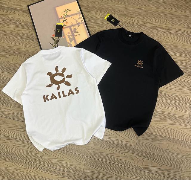 kailas 凯乐石 25Ss 新款印花后背大Logo宽松男女同款圆领纯棉短袖T恤 宽松版 330G全棉精梳棉 品质超赞 颜色 黑色-白色 尺码M-L- Xl