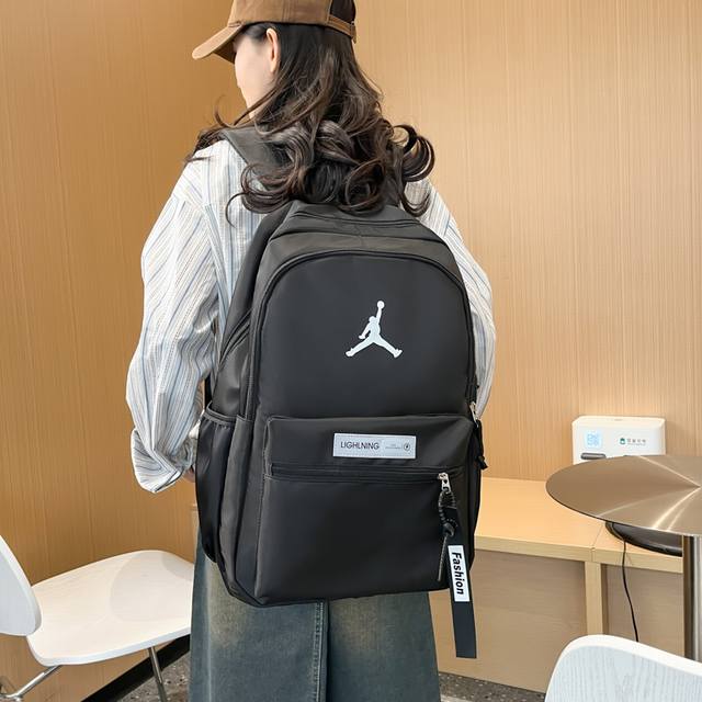 Air Jordan乔丹飞人 男女同款简约百搭休闲双肩包时尚大容量户外运动背包电脑包校园高中大学生书包 尺寸:47 33 14