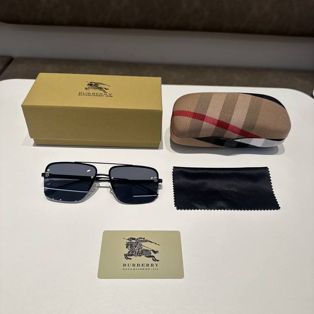 burberry 巴宝莉墨镜 偏光镜 有效防紫外线 消除眩光 达到全面的保护 轻质是必须的 一点没有压迫感 生猛的硬货 不管你现在有没有墨镜都要入一个 意大利产