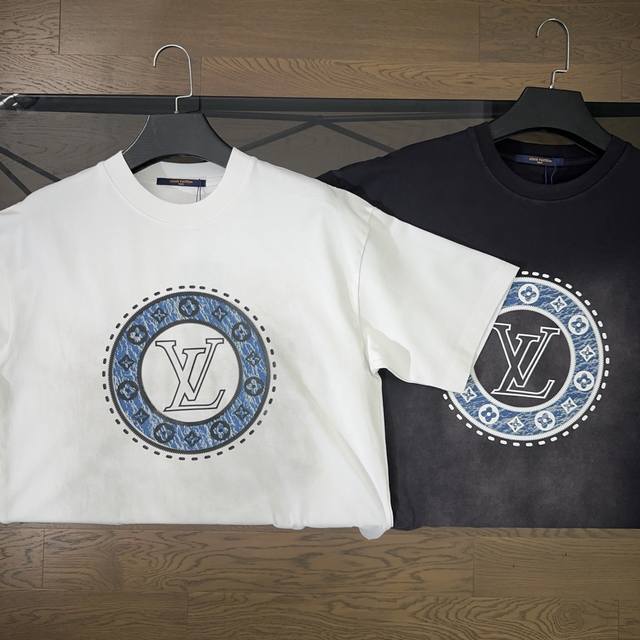 lv 路易威登 2025春夏新款渐变星球设计Logo字母短袖T恤 胸前描边绣当季新设计Lv字样 后背品牌专属四角星图案精密刺绣 极简主义用到极致 取用280高克
