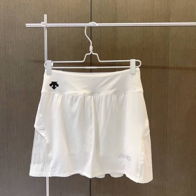 25夏 Descentegolf 迪桑特高尔夫Field系列女士天丝百褶短裙 今夏季新品女款运动休闲天丝百褶短裙 带内衬 内衬含双口袋 天丝级别40支双重水冷纤