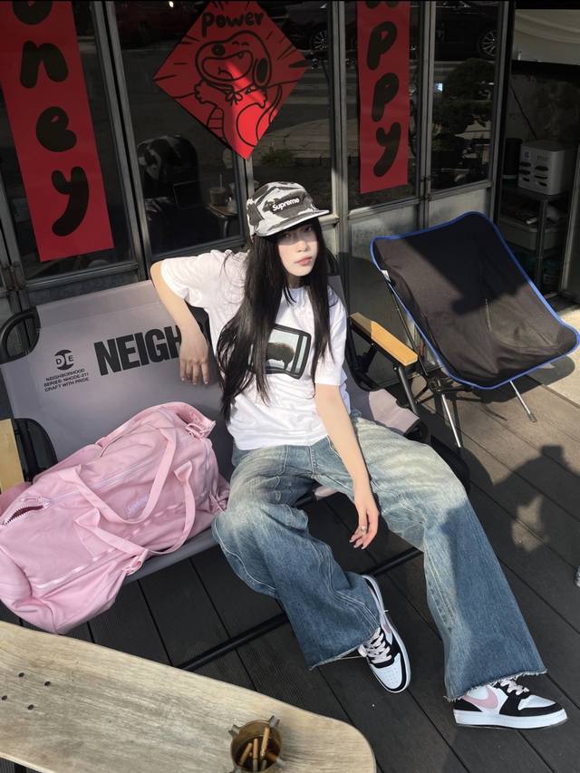 灭世纵横 Supreme 25Fw 绵羊短袖T恤 拒绝看图做货 拒绝拿错误版本对比 采用圆筒无缝工艺 原版工艺 衣服侧面没有缝合骨位 鉴定重点 面料全都订织定染