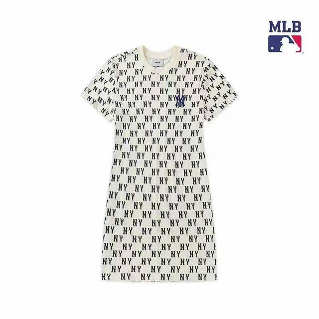 高端品质 Mlb Ny洋基队 老花满印款 Ny新品老花满印圆领套头连衣裙 面料 260克双纱纯棉 老花满身印花 上身十分吸晴完美遮肉显瘦 颜色 黑色 杏色 尺码
