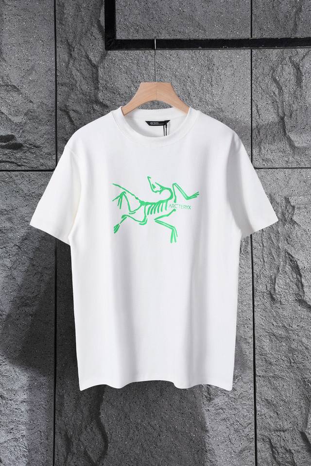 Arc Teryx 始祖鸟 2025 Ss春夏新款 大鸟印花Logo 圆领短袖T恤男女同款 简约时尚精致 色彩搭配舒适 定织定染纯棉洗水面料250克重左右 亲肤