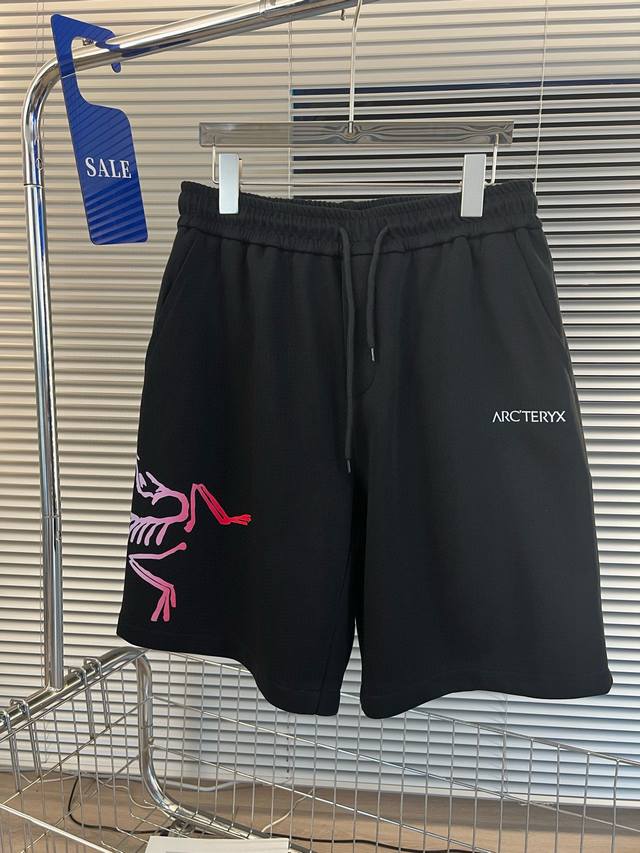 高品质 品名 始祖鸟 Arc'teryx 25Ss新款彩色渐变鸟休闲宽松阔腿抽绳松紧腰短裤 面料 双面针织 款式 宽松 颜色 图片色 尺码M-L-Xl 腰围 臀