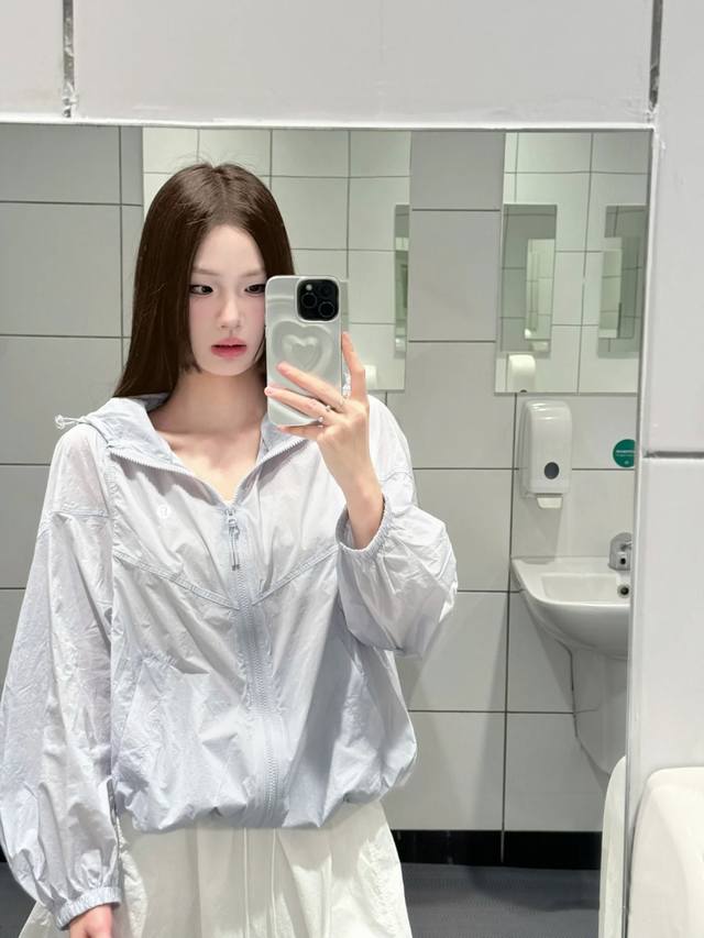 露露乐檬 Lululemon 被问 800 遍的防晒衣 Lululemon 这款美麻了 宝子们 Lululemon Baby 蓝轻薄防晒衣必须安利给你们 谁穿谁