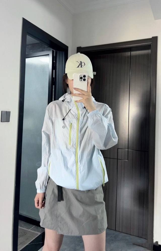 露露Lululemon 邂逅夏日轻盈守护 Lululemon 美式户外骑行防晒衣 骄阳似火的夏日 户外骑行的快乐怎能被紫外线阻挡 Lululemon 这款专为女