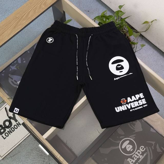 款号 A721 高版本 2025新款Aape Universe经典猿颜字母图案Logo印花休闲情侣短裤五分裤 由知名艺人余文乐代言 小红书爆款 短裤采用340克