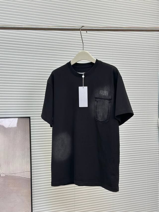 maison Margiela 马吉拉Mm6夏季 水洗做旧破坏磨破口袋字母短袖 T恤 男女情侣款 破坏磨破口袋 水洗做旧工艺 短袖的底衫是100%纯棉亲肤透气