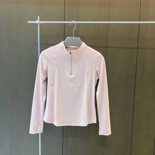新增浅粉色 25春夏 Descente迪桑特新品新色Women S Training系列女士长袖T恤瑜伽服上衣 春季重磅推售的王牌单品 面料采用高比例弹性锦棉混