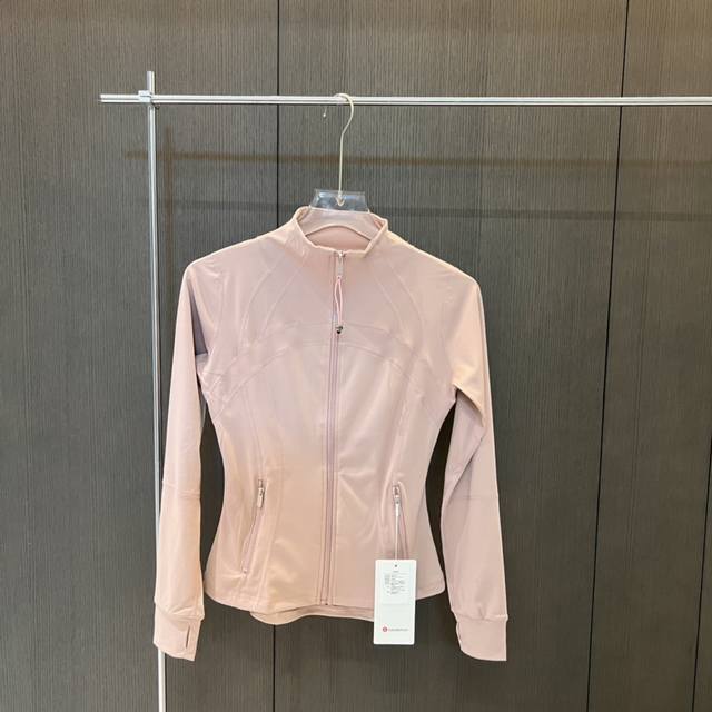 推荐暮色玫瑰色 经典款 丨Lululemon丨 Define 女士运动夹克瑜伽服健身服套装 在运动服饰领域 Lululemon 一直以其卓越的品质和创新的设计引