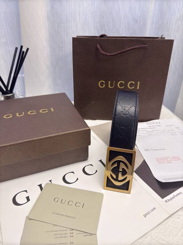 Gucci古奇全套包装礼盒装腰带 数量不多 售完为止 原版铜扣 这批腰带从外到内都堪称完美 无论是高端大气的包装 还是真材实料的品质 无可匹敌的牛货 完美的礼盒