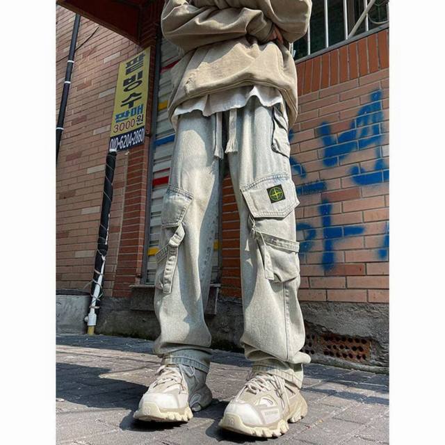 上新 stone Island 石头岛 美式高街机能工装直筒牛仔裤休闲裤长裤 男女同款 腰部采用抽绳松紧设计 可以自由调节 裤型两侧多功能立体式工装口袋 搭配机