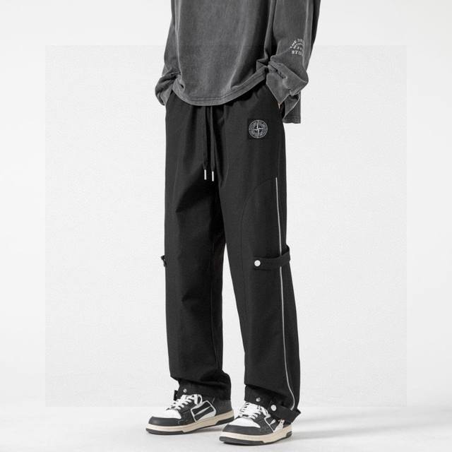 上新 stone Island 石头岛 专柜限定系列美式户外运动直筒工装裤长裤 男女同款 裤型两侧金属拉链开叉设计 裤腿和裤脚处再搭配运动排扣设计 高街元素体现