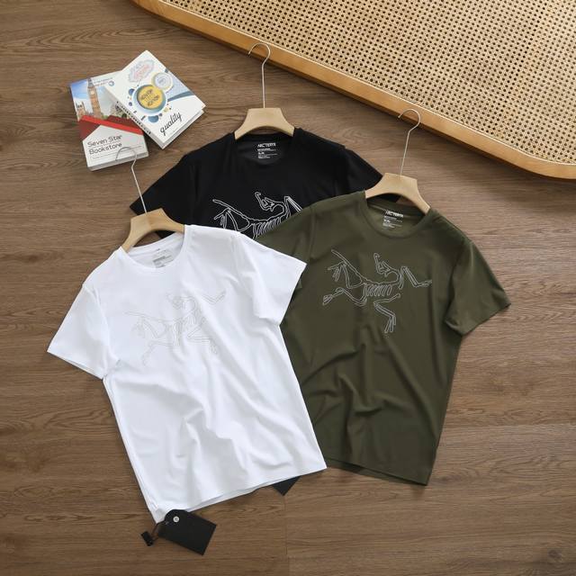 上新 冰丝速干短袖 品牌 始祖鸟 Arcteryx 尺码 M-L-Xl-Xxl-Xxxl 颜色 黑色-白色-军绿 类型 男士户外速干无痕圆领T恤 材质 无痕冰丝