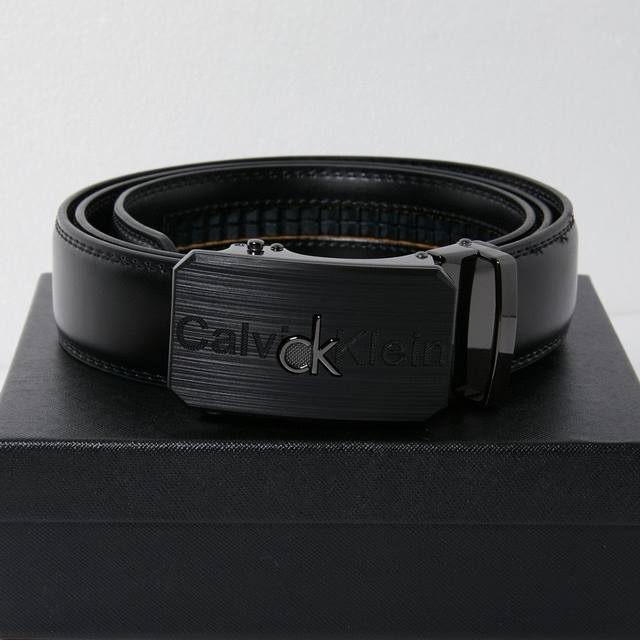 爆款来袭 超级帅气 无法用语言来形容 原单Calvin Klein磨砂自动平滑扣高品质皮带 话不多说 直接看实拍图 真的超有质感 好东西不是靠嘴说的哈 Ck独特