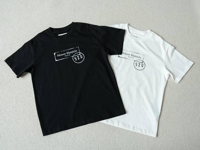 顶级品质版本 Maison Margiela 马吉拉 25Ss新款520限定款印花短袖T恤 男女同款 - 颜色 黑色 白色 - 尺码 44 46 48 50 尺