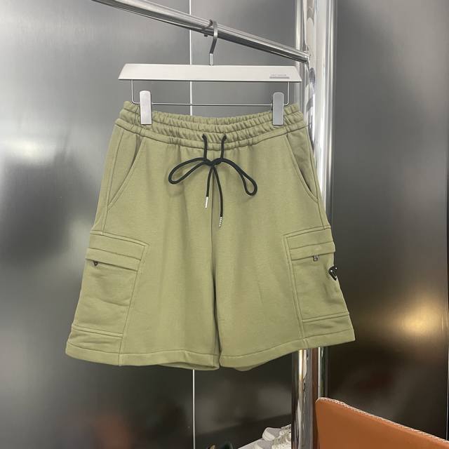 上新 顶级版本 最高品质 纯原品质 prada 普拉达2025Ss新款双口袋拉链经典三角铁牌五分裤男女同款短裤 原版面料高版本高品质 网红明星同款 重磅来袭45